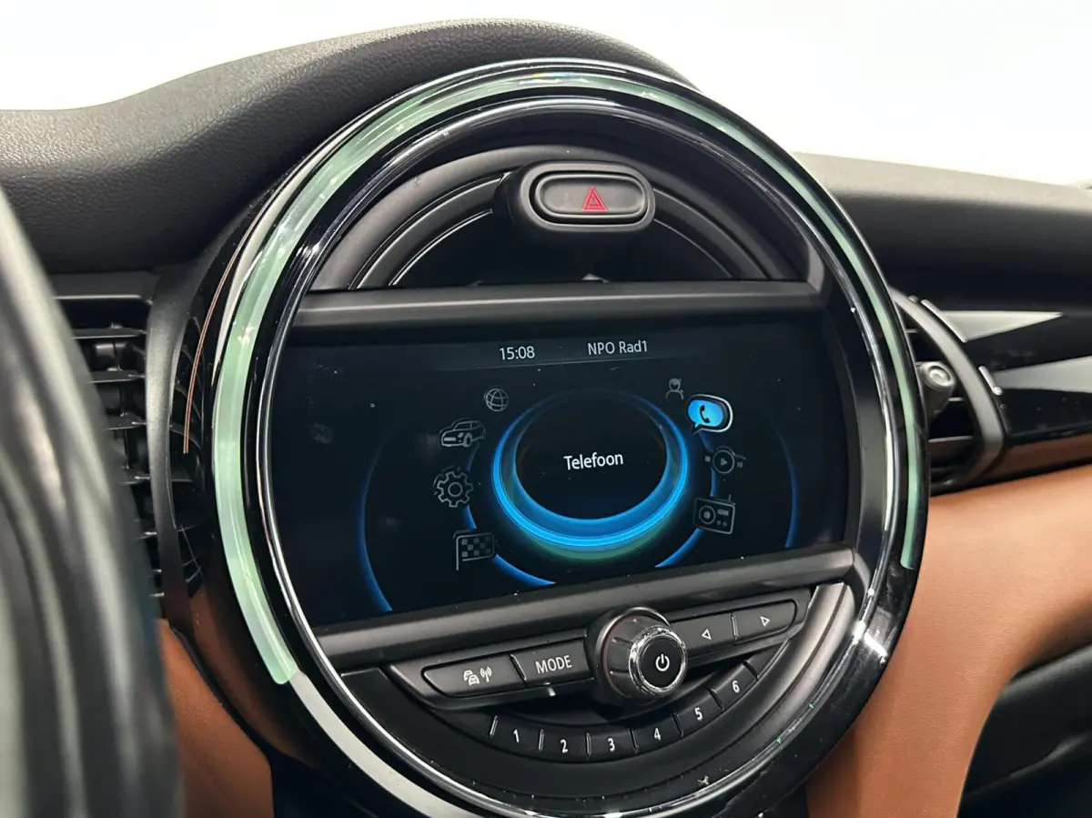 1.5 Cooper Chili Serious Business PANO NAVI CAMERA ECC STOELVERWARMING.