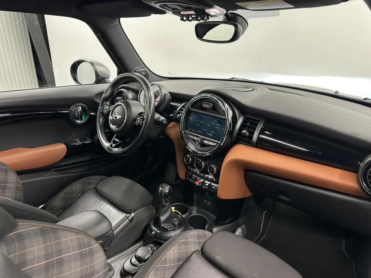 1.5 Cooper Chili Serious Business PANO NAVI CAMERA ECC STOELVERWARMING.