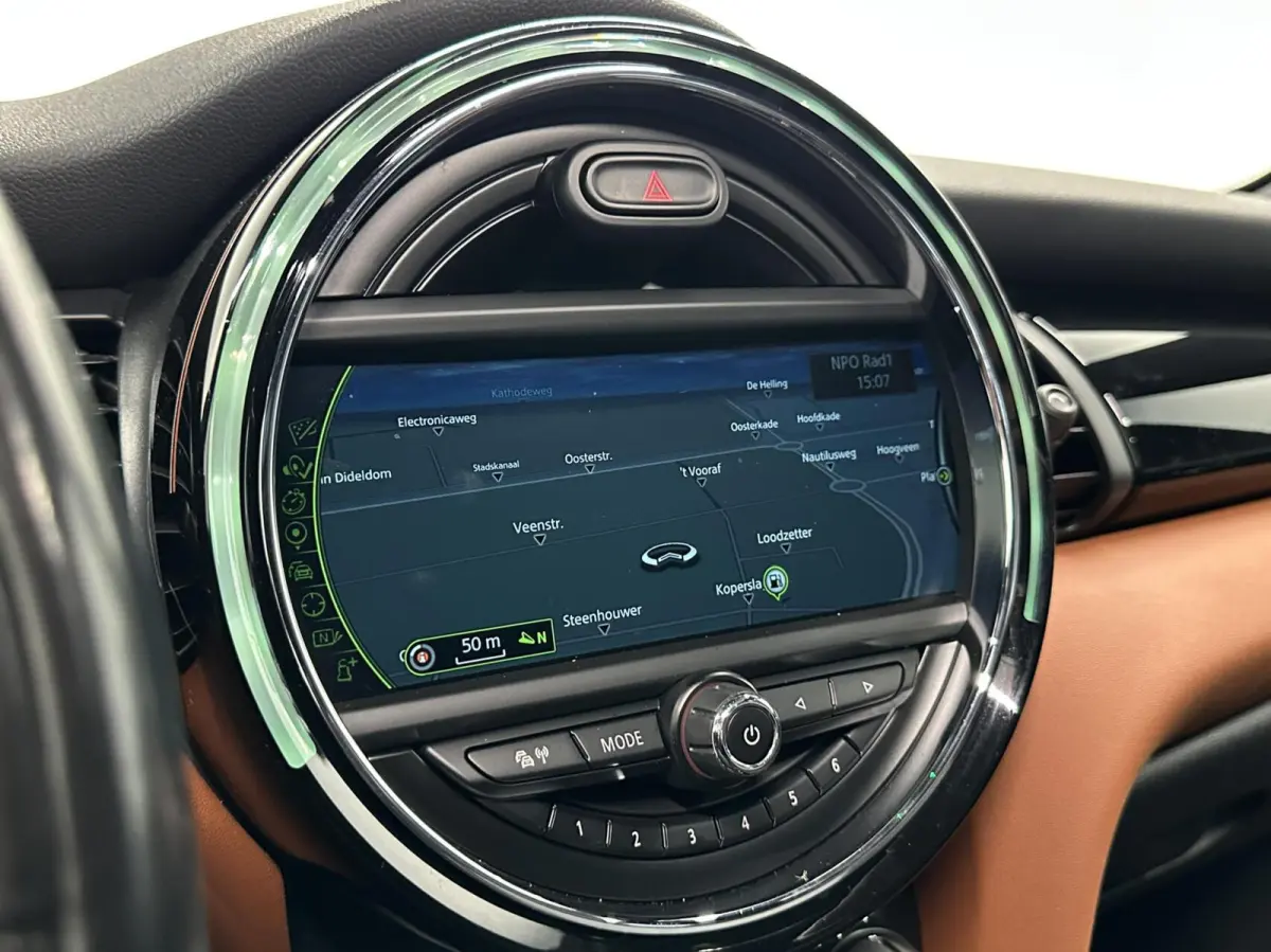 1.5 Cooper Chili Serious Business PANO NAVI CAMERA ECC STOELVERWARMING.