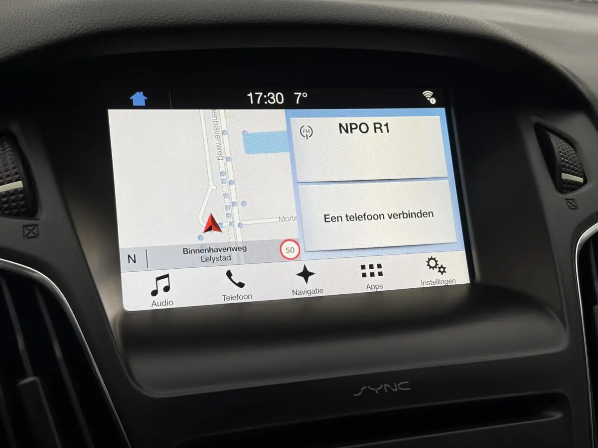 1.0 Lease Edition ✓2e Eigenaar✓Navi✓Trekhaak✓Carplay✓Lm velgen✓Pdc✓101pk✓Bj 12-2017✓4 Elekt Ramen✓N.A.P✓Apk tot 08-2027
