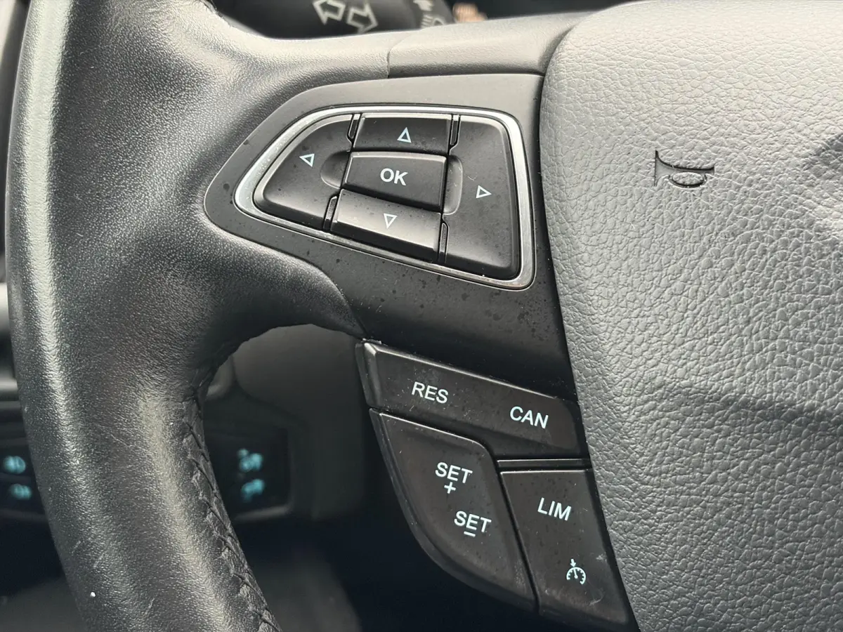 1.0 Lease Edition ✓2e Eigenaar✓Navi✓Trekhaak✓Carplay✓Lm velgen✓Pdc✓101pk✓Bj 12-2017✓4 Elekt Ramen✓N.A.P✓Apk tot 08-2027