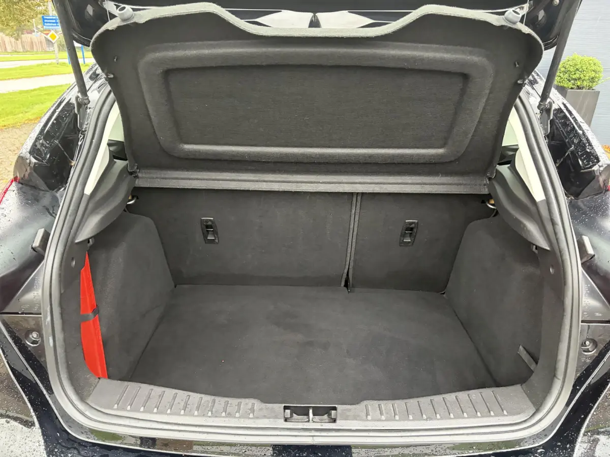 1.0 Lease Edition ✓2e Eigenaar✓Navi✓Trekhaak✓Carplay✓Lm velgen✓Pdc✓101pk✓Bj 12-2017✓4 Elekt Ramen✓N.A.P✓Apk tot 08-2027