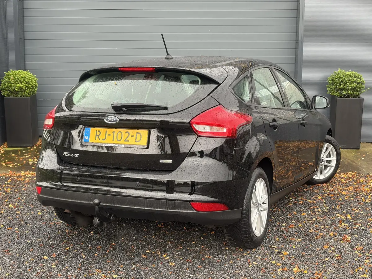 1.0 Lease Edition ✓2e Eigenaar✓Navi✓Trekhaak✓Carplay✓Lm velgen✓Pdc✓101pk✓Bj 12-2017✓4 Elekt Ramen✓N.A.P✓Apk tot 08-2027