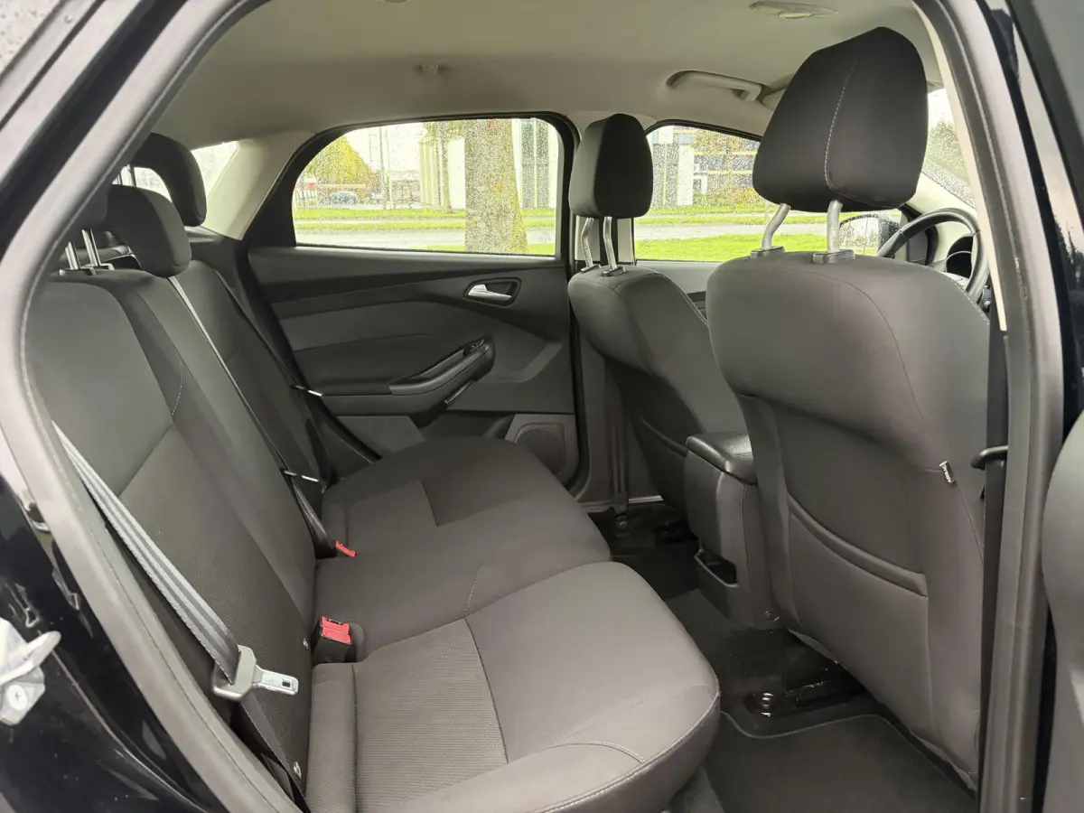 1.0 Lease Edition ✓2e Eigenaar✓Navi✓Trekhaak✓Carplay✓Lm velgen✓Pdc✓101pk✓Bj 12-2017✓4 Elekt Ramen✓N.A.P✓Apk tot 08-2027