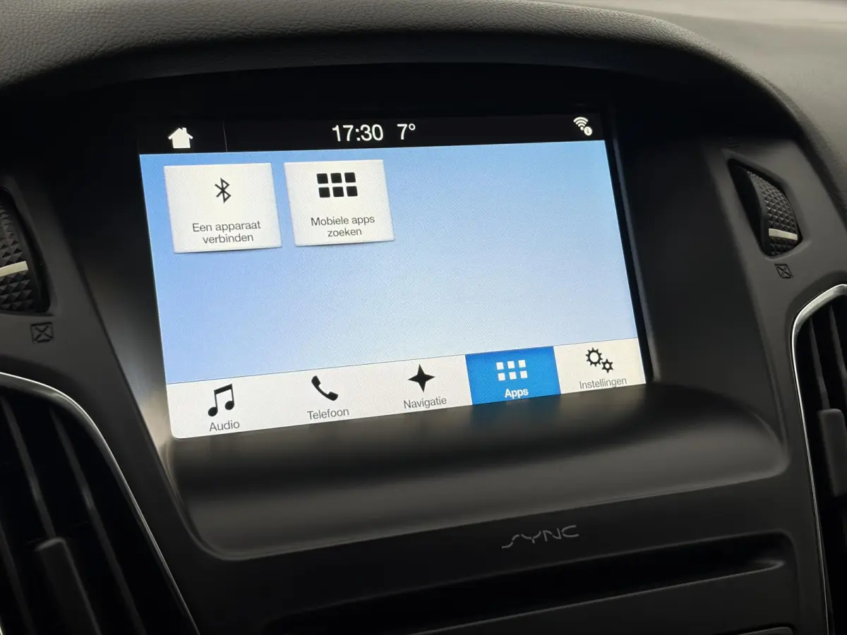 1.0 Lease Edition ✓2e Eigenaar✓Navi✓Trekhaak✓Carplay✓Lm velgen✓Pdc✓101pk✓Bj 12-2017✓4 Elekt Ramen✓N.A.P✓Apk tot 08-2027