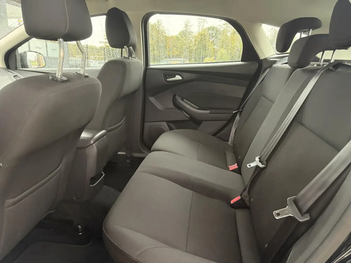 1.0 Lease Edition ✓2e Eigenaar✓Navi✓Trekhaak✓Carplay✓Lm velgen✓Pdc✓101pk✓Bj 12-2017✓4 Elekt Ramen✓N.A.P✓Apk tot 08-2027