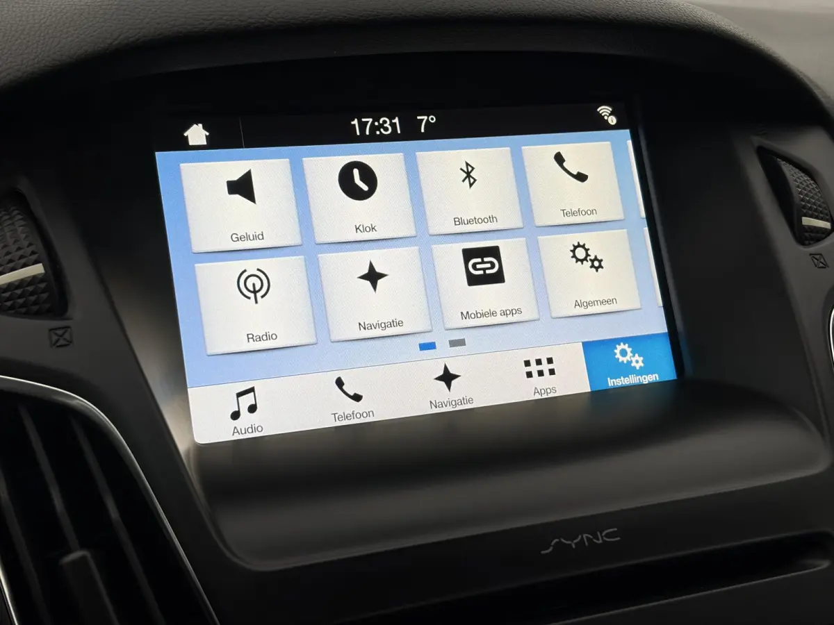 1.0 Lease Edition ✓2e Eigenaar✓Navi✓Trekhaak✓Carplay✓Lm velgen✓Pdc✓101pk✓Bj 12-2017✓4 Elekt Ramen✓N.A.P✓Apk tot 08-2027