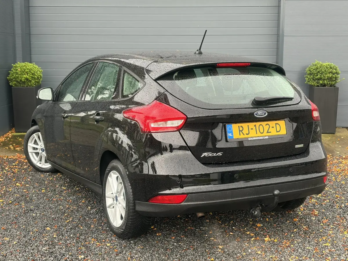 1.0 Lease Edition ✓2e Eigenaar✓Navi✓Trekhaak✓Carplay✓Lm velgen✓Pdc✓101pk✓Bj 12-2017✓4 Elekt Ramen✓N.A.P✓Apk tot 08-2027