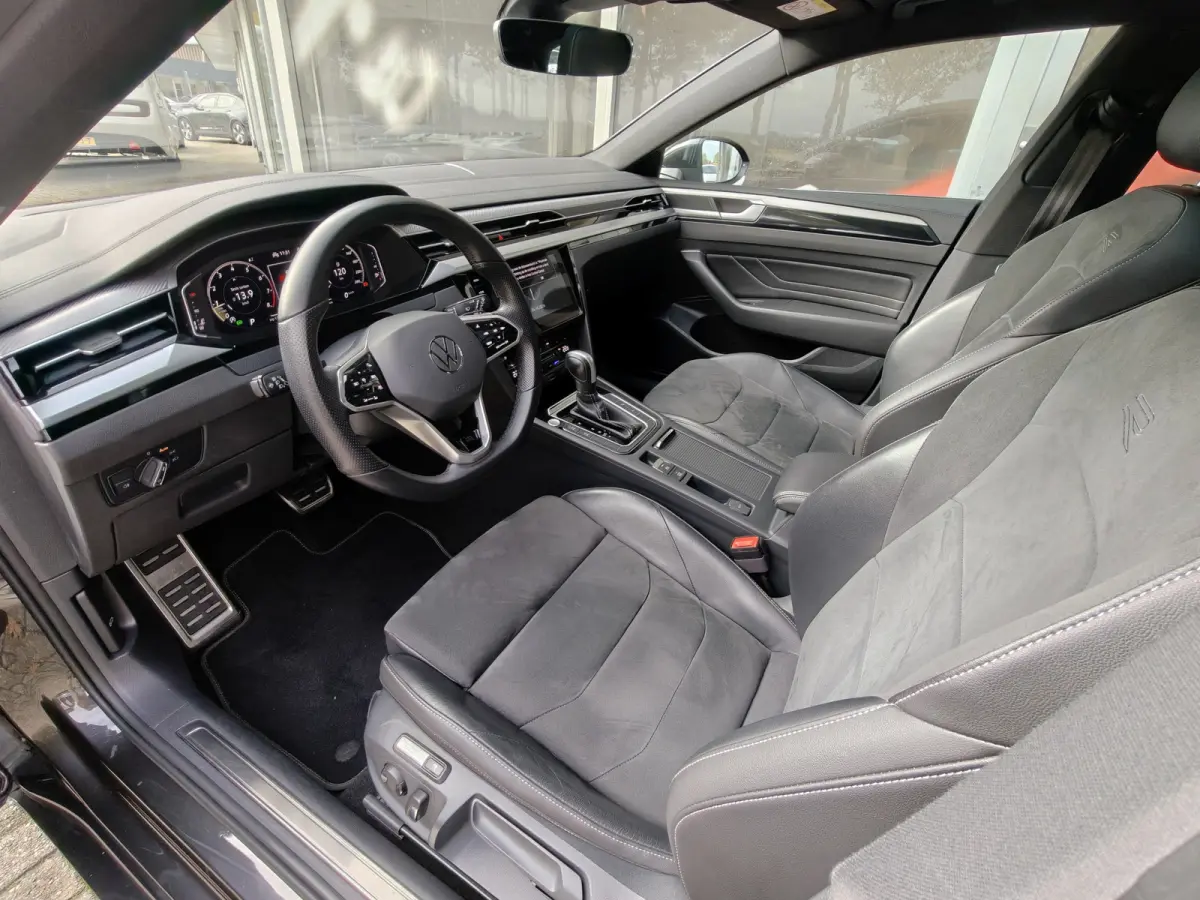 SB 2.0 TSI R-Line Business+ / Automaat / Camera / Carplay / Pano /