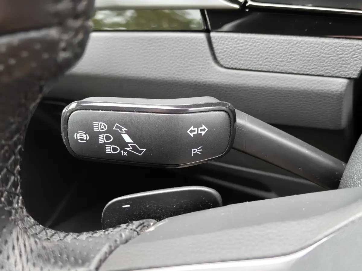 SB 2.0 TSI R-Line Business+ / Automaat / Camera / Carplay / Pano /