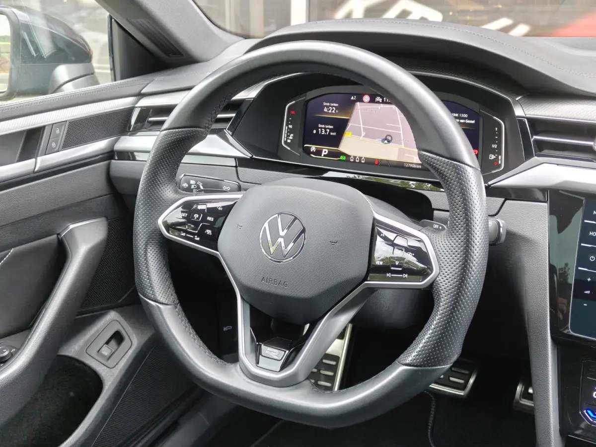 SB 2.0 TSI R-Line Business+ / Automaat / Camera / Carplay / Pano /