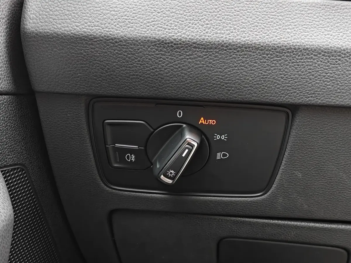 SB 2.0 TSI R-Line Business+ / Automaat / Camera / Carplay / Pano /