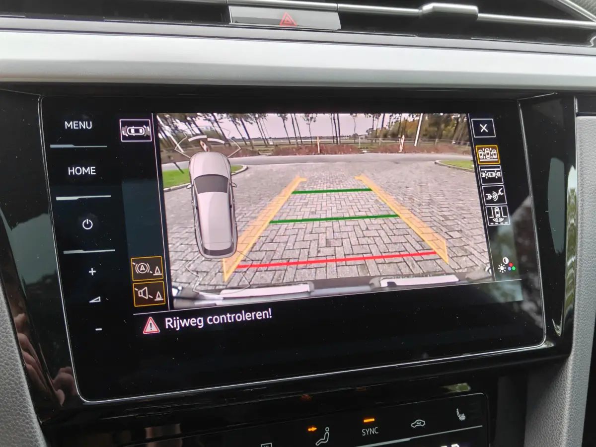 SB 2.0 TSI R-Line Business+ / Automaat / Camera / Carplay / Pano /
