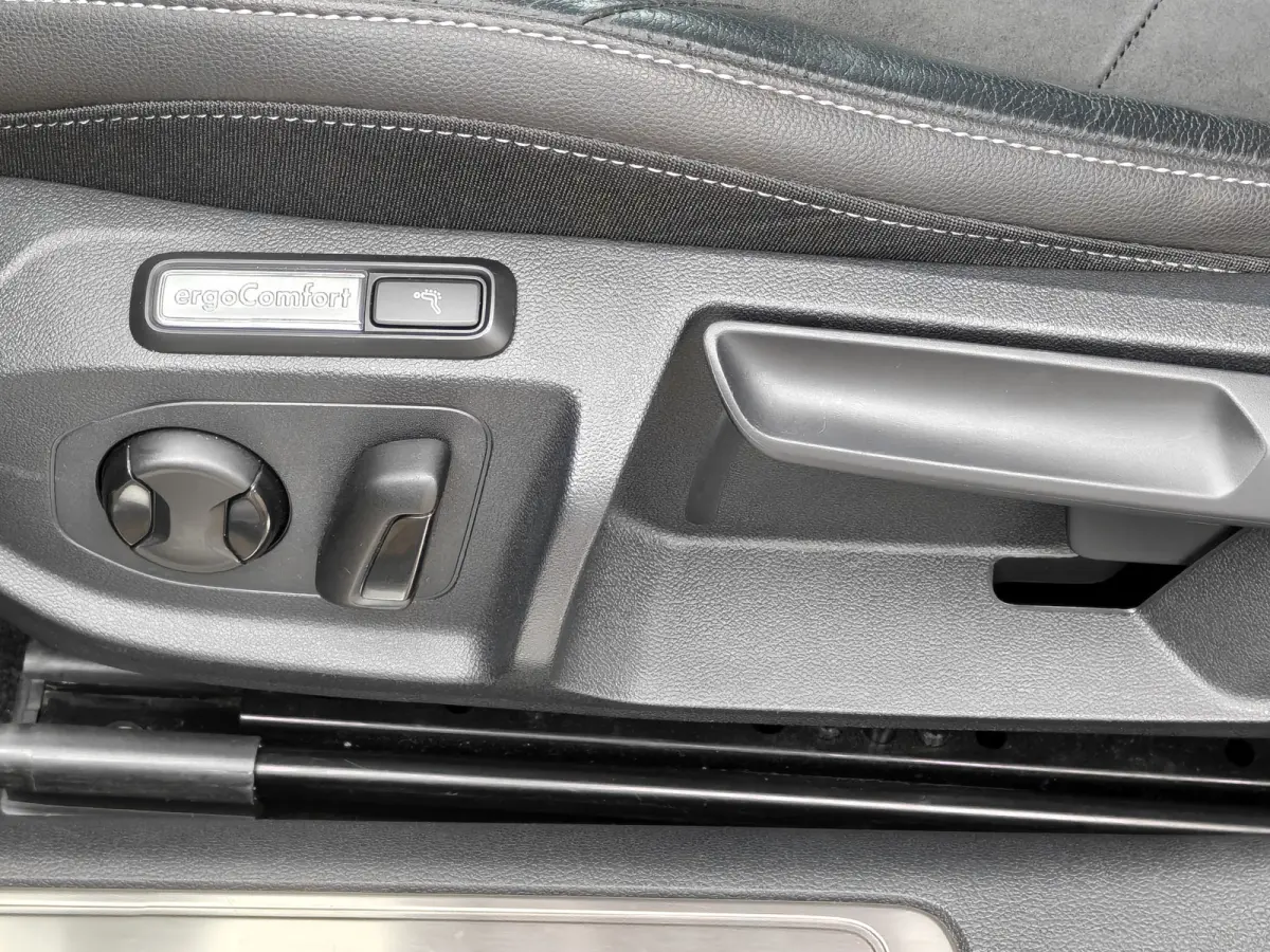 SB 2.0 TSI R-Line Business+ / Automaat / Camera / Carplay / Pano /