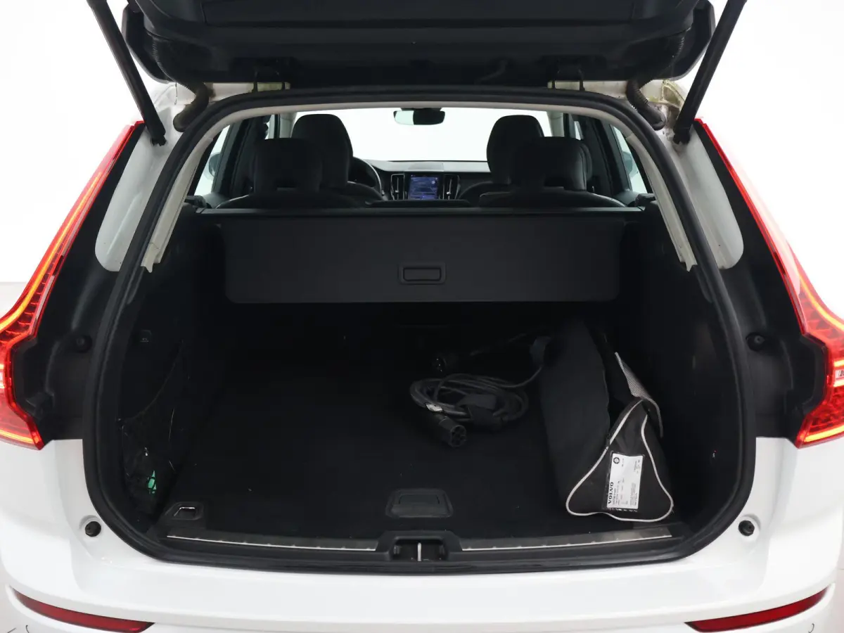 2.0 T6 350 PK PLUG-IN HYBRID AWD CORE BRIGHT + ELEK. TREKHAAK 2250 KG | PANORAMA | CARPLAY | ADAPTIVE CRUISE