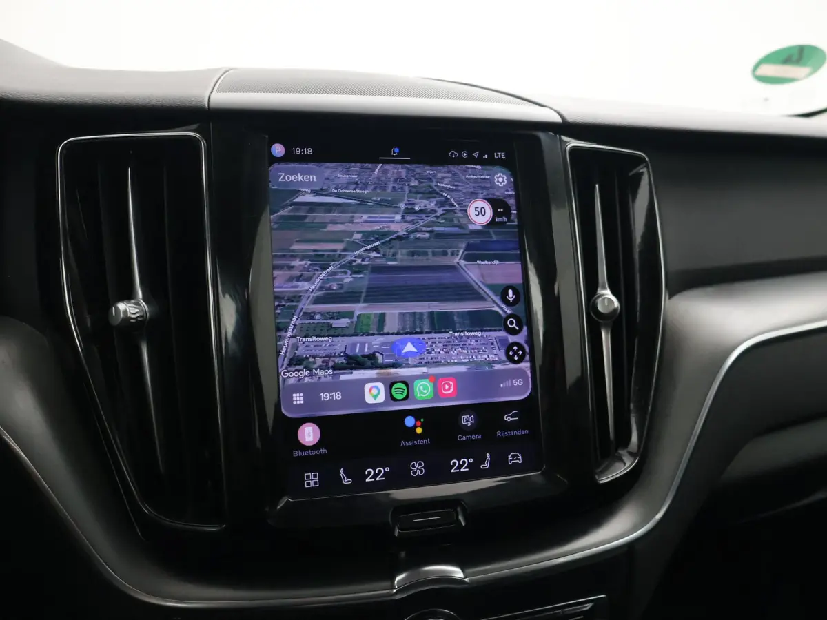 2.0 T6 350 PK PLUG-IN HYBRID AWD CORE BRIGHT + ELEK. TREKHAAK 2250 KG | PANORAMA | CARPLAY | ADAPTIVE CRUISE