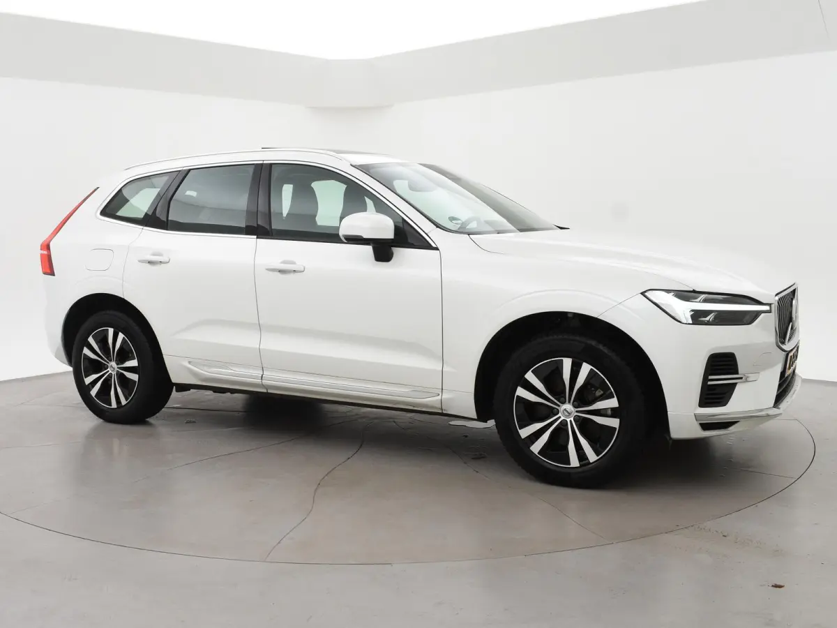 2.0 T6 350 PK PLUG-IN HYBRID AWD CORE BRIGHT + ELEK. TREKHAAK 2250 KG | PANORAMA | CARPLAY | ADAPTIVE CRUISE