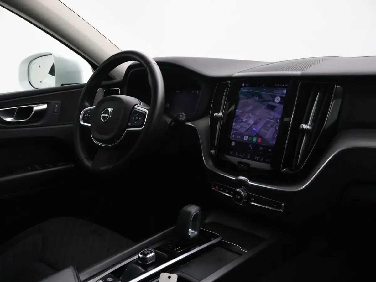 2.0 T6 350 PK PLUG-IN HYBRID AWD CORE BRIGHT + ELEK. TREKHAAK 2250 KG | PANORAMA | CARPLAY | ADAPTIVE CRUISE