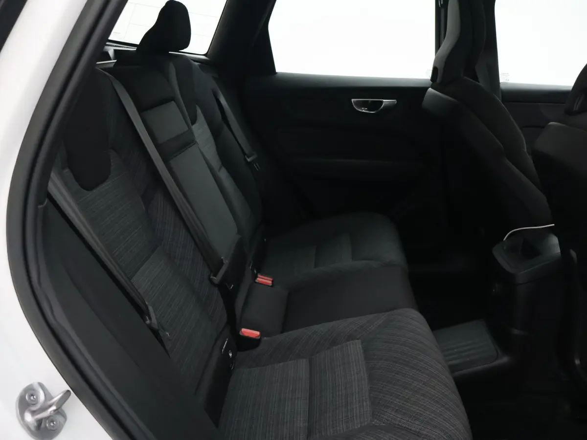 2.0 T6 350 PK PLUG-IN HYBRID AWD CORE BRIGHT + ELEK. TREKHAAK 2250 KG | PANORAMA | CARPLAY | ADAPTIVE CRUISE