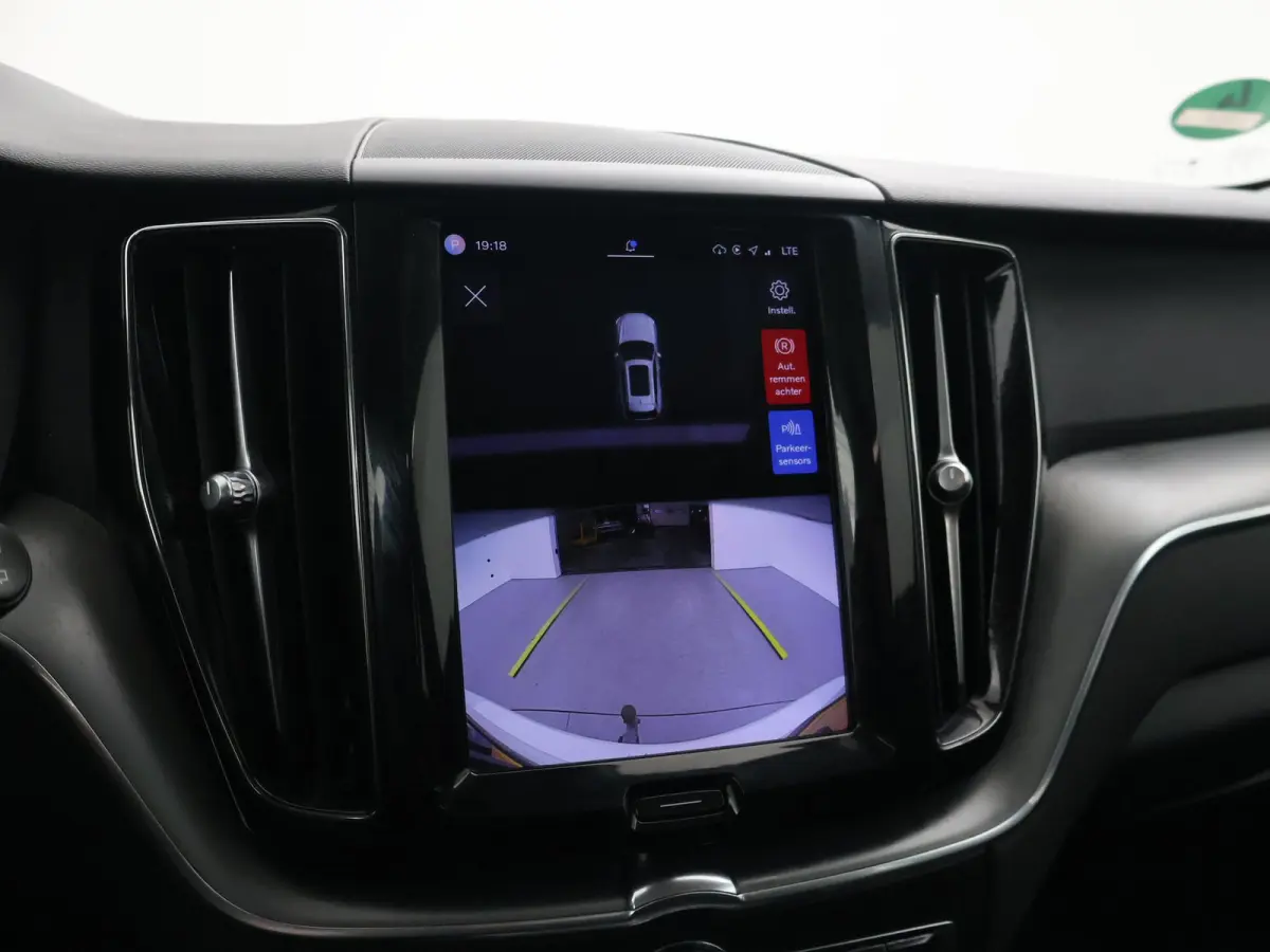 2.0 T6 350 PK PLUG-IN HYBRID AWD CORE BRIGHT + ELEK. TREKHAAK 2250 KG | PANORAMA | CARPLAY | ADAPTIVE CRUISE