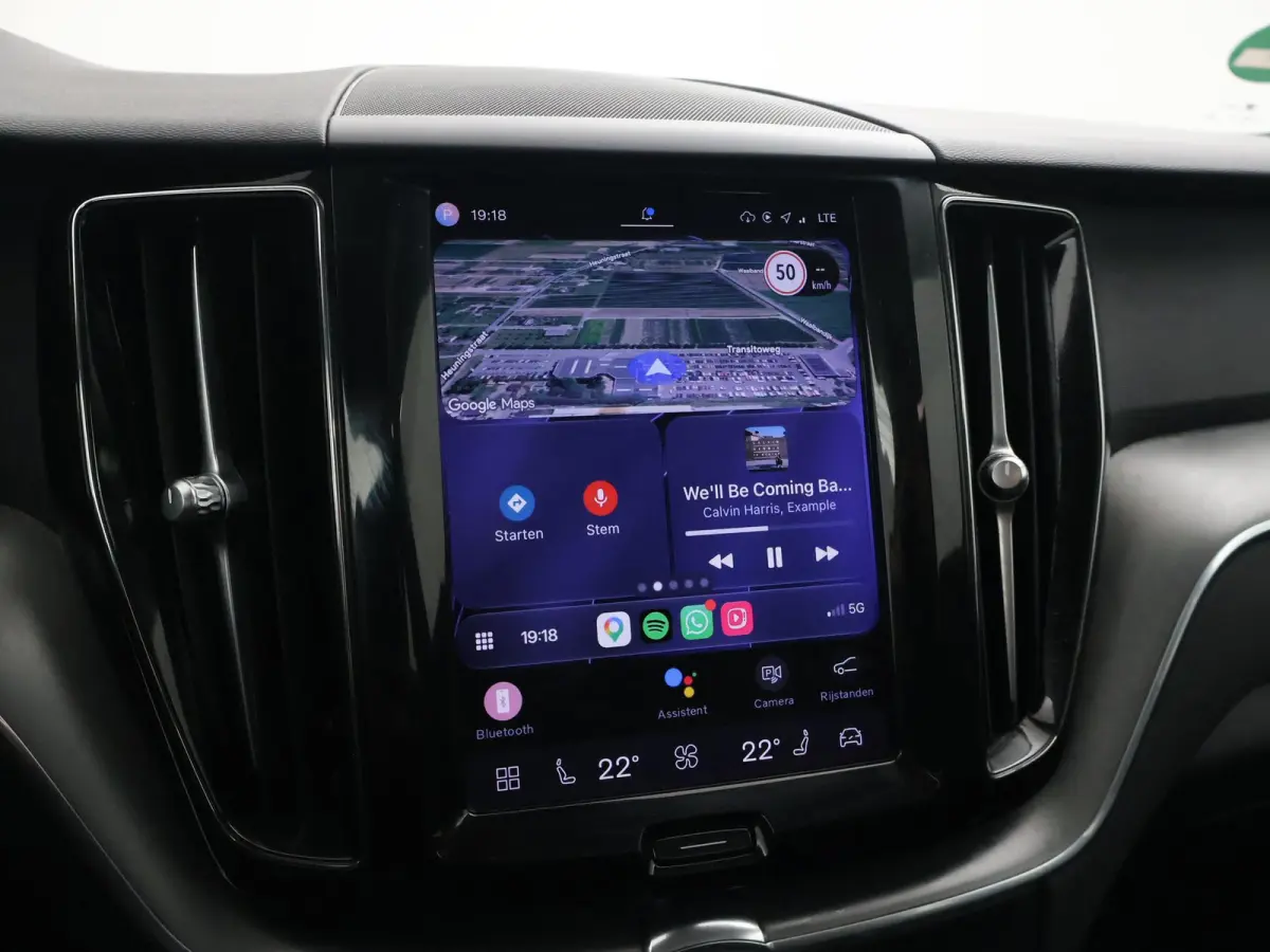 2.0 T6 350 PK PLUG-IN HYBRID AWD CORE BRIGHT + ELEK. TREKHAAK 2250 KG | PANORAMA | CARPLAY | ADAPTIVE CRUISE