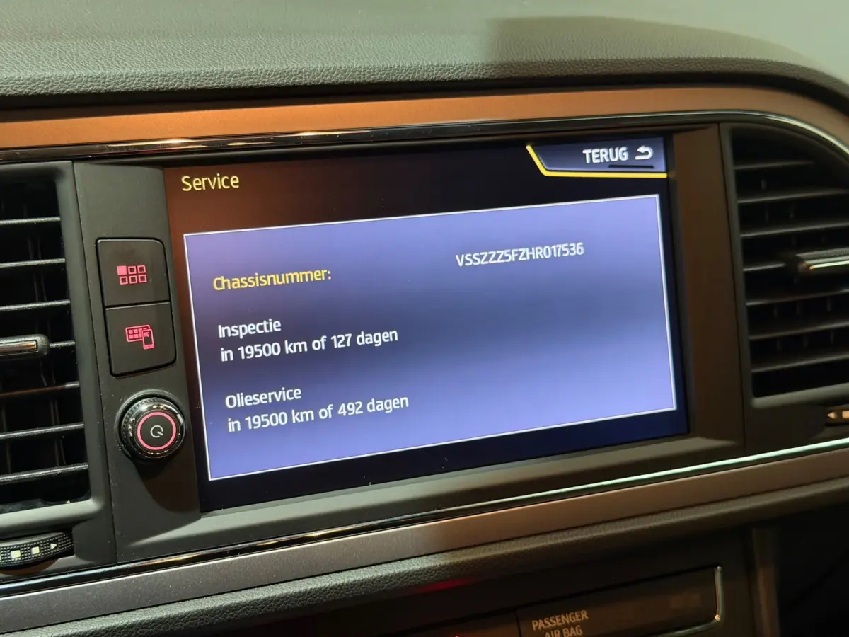 1.0 EcoTSI Style AUT/NAVI/CRUISE/CARPLAY/KEYLESS/PDC/LANE-ASSIST/NAP/GARANTIE