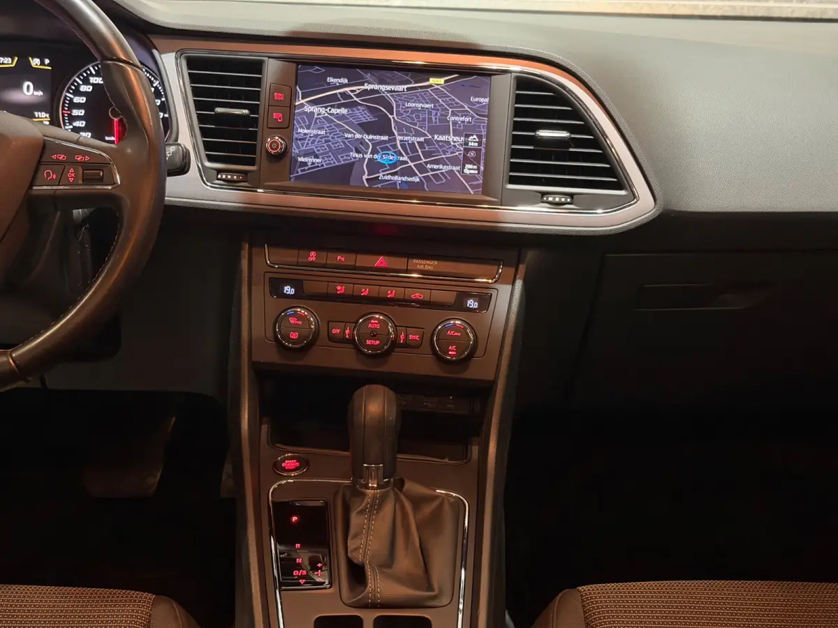 1.0 EcoTSI Style AUT/NAVI/CRUISE/CARPLAY/KEYLESS/PDC/LANE-ASSIST/NAP/GARANTIE