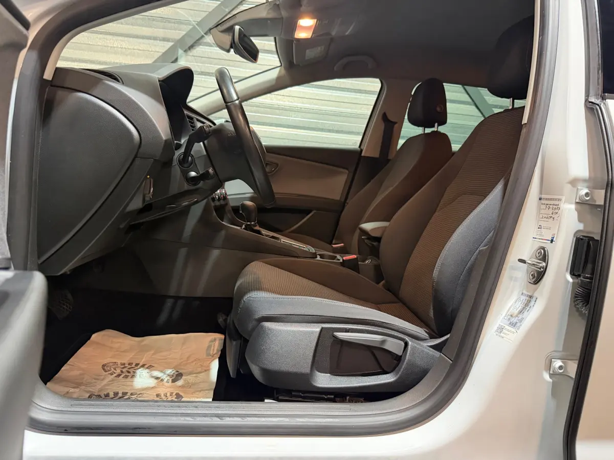 1.0 EcoTSI Style AUT/NAVI/CRUISE/CARPLAY/KEYLESS/PDC/LANE-ASSIST/NAP/GARANTIE