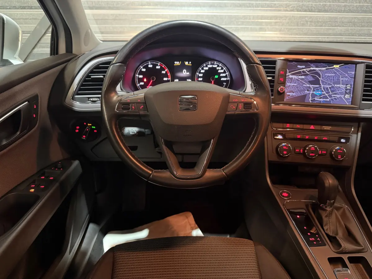 1.0 EcoTSI Style AUT/NAVI/CRUISE/CARPLAY/KEYLESS/PDC/LANE-ASSIST/NAP/GARANTIE