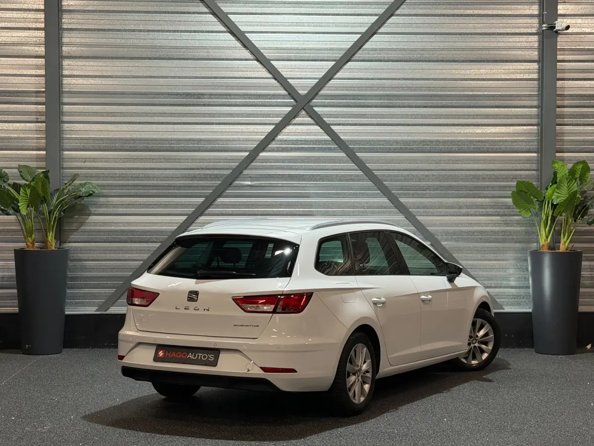 1.0 EcoTSI Style AUT/NAVI/CRUISE/CARPLAY/KEYLESS/PDC/LANE-ASSIST/NAP/GARANTIE