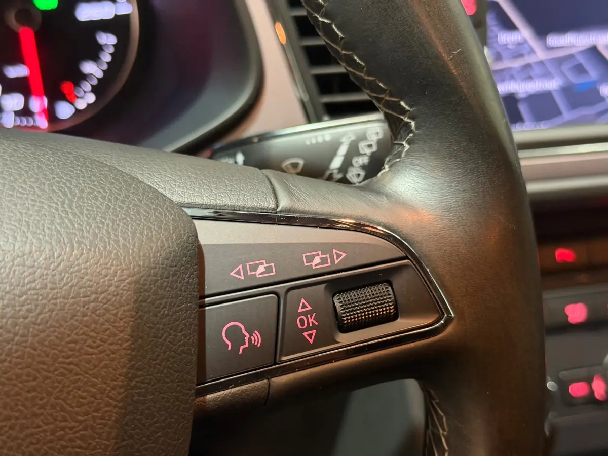1.0 EcoTSI Style AUT/NAVI/CRUISE/CARPLAY/KEYLESS/PDC/LANE-ASSIST/NAP/GARANTIE