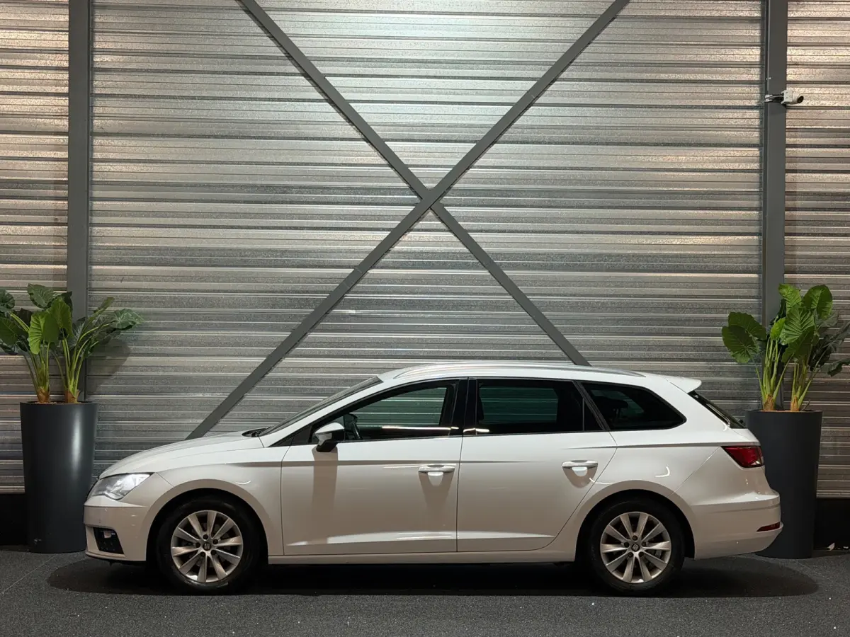 1.0 EcoTSI Style AUT/NAVI/CRUISE/CARPLAY/KEYLESS/PDC/LANE-ASSIST/NAP/GARANTIE