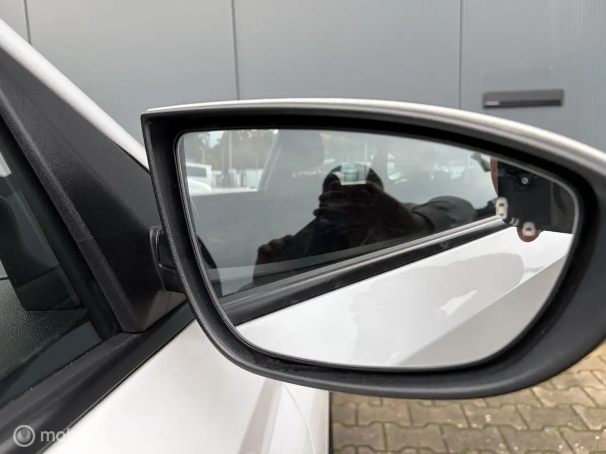 1.2 MPI Comfort Smart Navi Pdc Cruise Camera CarPlay