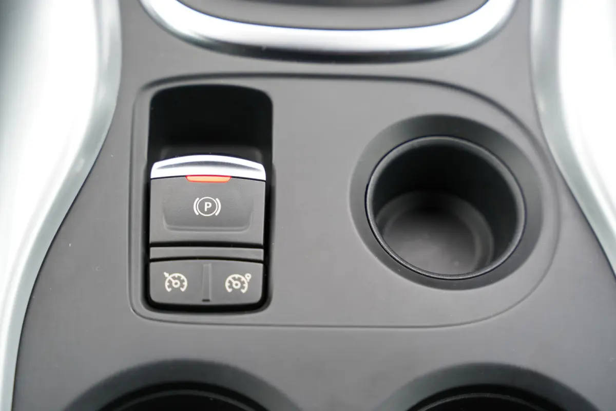 Kadjar TCe Intens 131pk | | Apple Carplay/Android Auto | Dab | Lichtmetalen velgen 17" | Navigatiesysteem full map | Parkeersensor voor en achter | Trekhaak | Dealer onderhouden!