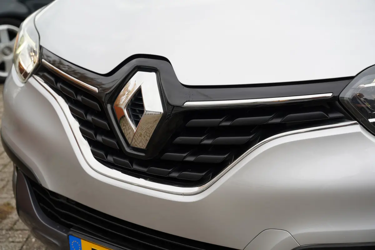 Kadjar TCe Intens 131pk | | Apple Carplay/Android Auto | Dab | Lichtmetalen velgen 17" | Navigatiesysteem full map | Parkeersensor voor en achter | Trekhaak | Dealer onderhouden!