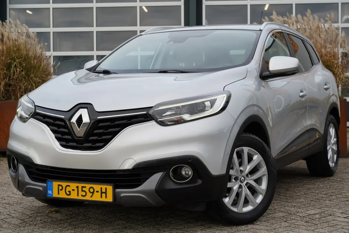 Kadjar TCe Intens 131pk | | Apple Carplay/Android Auto | Dab | Lichtmetalen velgen 17" | Navigatiesysteem full map | Parkeersensor voor en achter | Trekhaak | Dealer onderhouden!