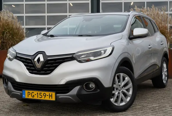 Kadjar TCe Intens 131pk | | Apple Carplay/Android Auto | Dab | Lichtmetalen velgen 17" | Navigatiesysteem full map | Parkeersensor voor en achter | Trekhaak | Dealer onderhouden!