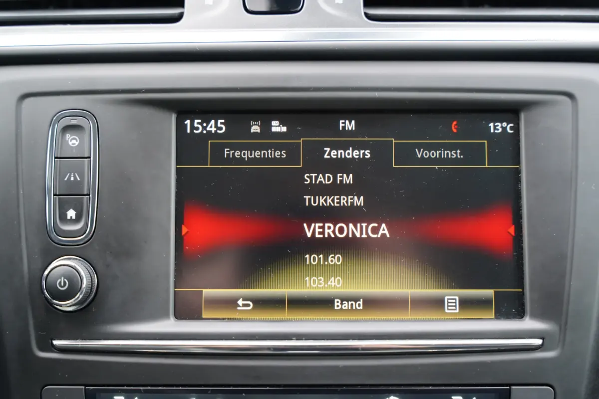 Kadjar TCe Intens 131pk | | Apple Carplay/Android Auto | Dab | Lichtmetalen velgen 17" | Navigatiesysteem full map | Parkeersensor voor en achter | Trekhaak | Dealer onderhouden!