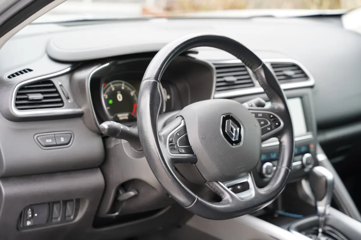 Kadjar TCe Intens 131pk | | Apple Carplay/Android Auto | Dab | Lichtmetalen velgen 17" | Navigatiesysteem full map | Parkeersensor voor en achter | Trekhaak | Dealer onderhouden!