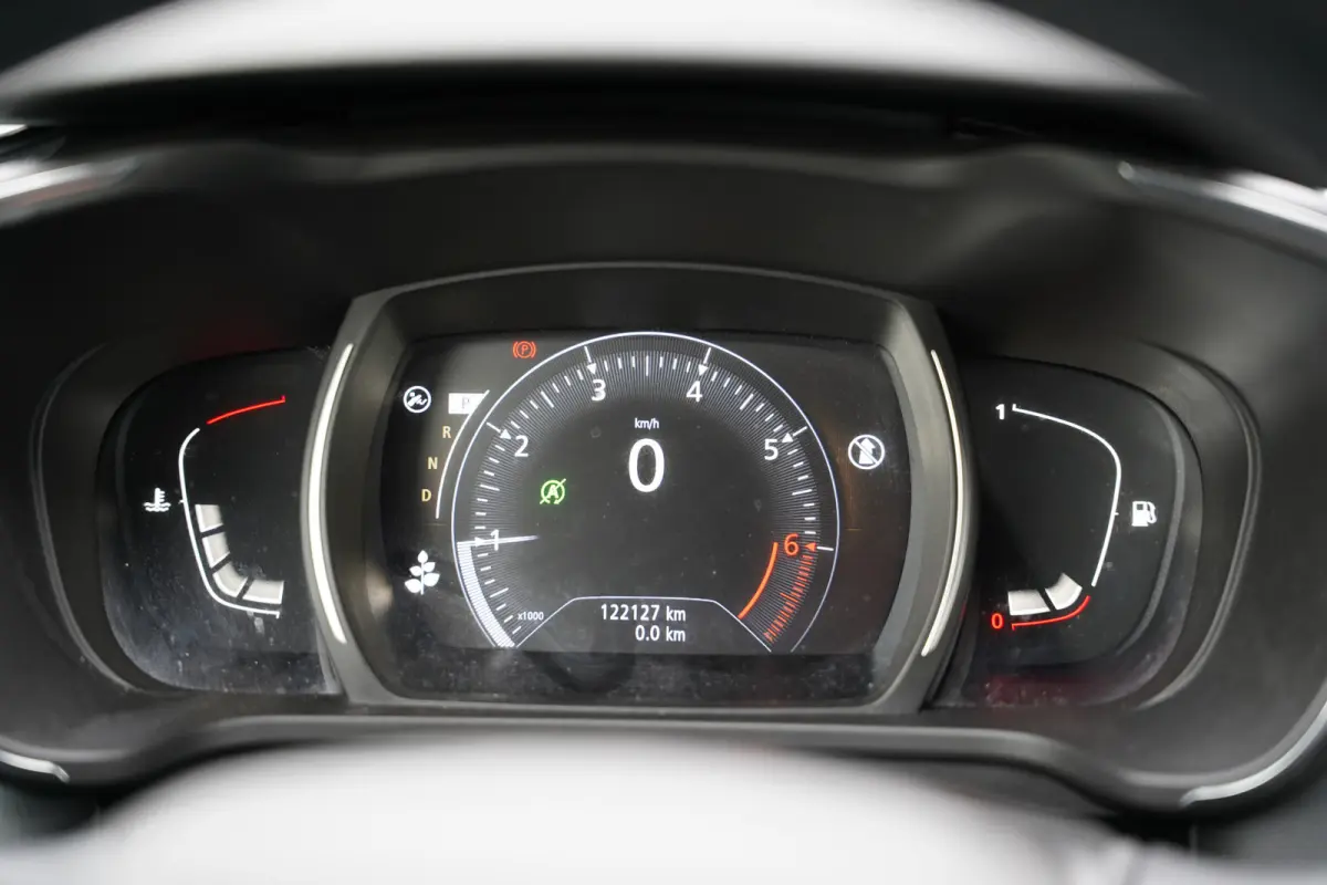 Kadjar TCe Intens 131pk | | Apple Carplay/Android Auto | Dab | Lichtmetalen velgen 17" | Navigatiesysteem full map | Parkeersensor voor en achter | Trekhaak | Dealer onderhouden!