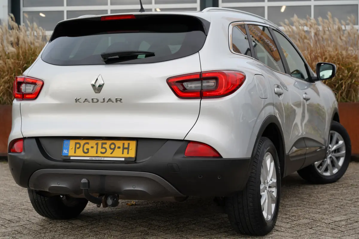 Kadjar TCe Intens 131pk | | Apple Carplay/Android Auto | Dab | Lichtmetalen velgen 17" | Navigatiesysteem full map | Parkeersensor voor en achter | Trekhaak | Dealer onderhouden!