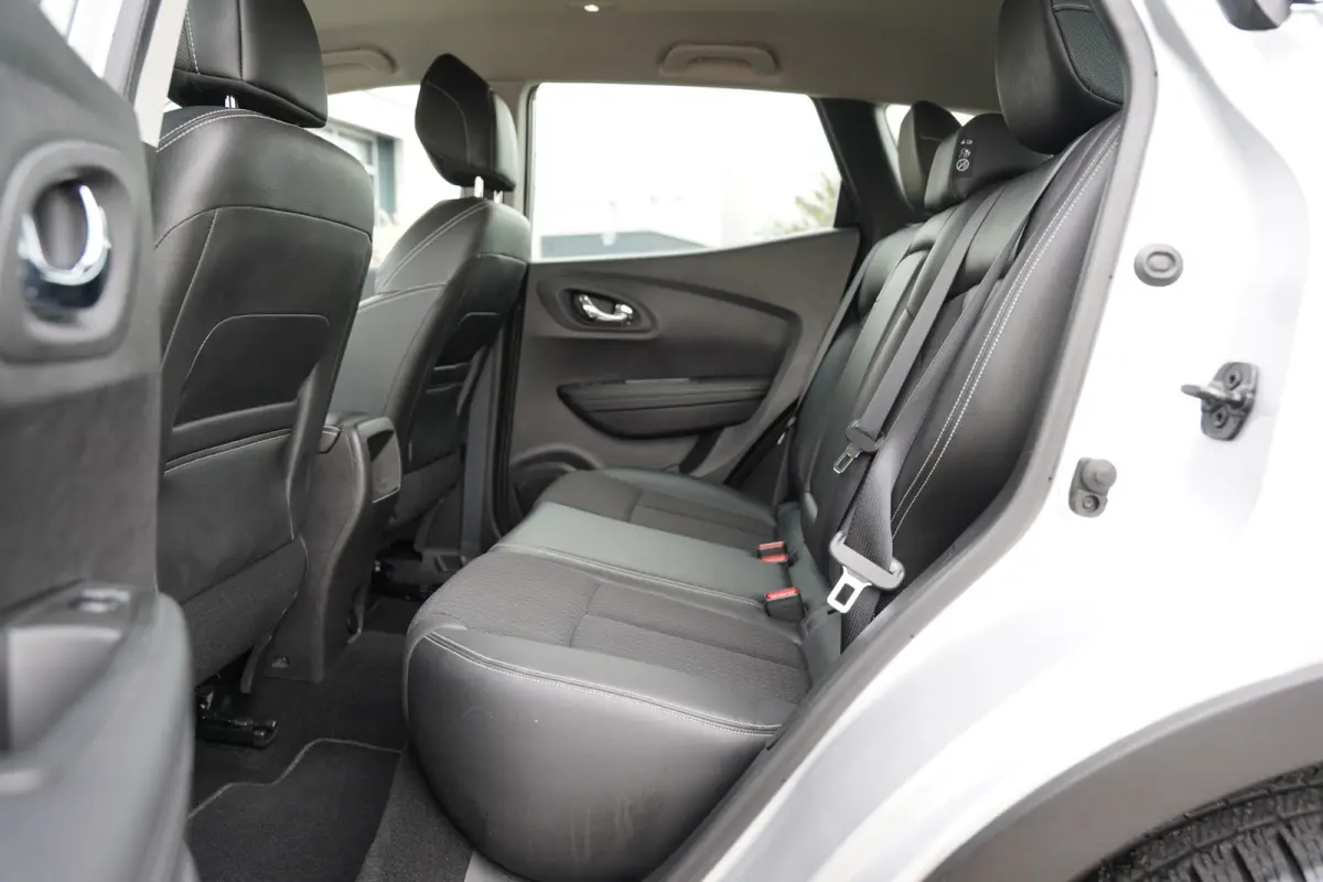 Kadjar TCe Intens 131pk | | Apple Carplay/Android Auto | Dab | Lichtmetalen velgen 17" | Navigatiesysteem full map | Parkeersensor voor en achter | Trekhaak | Dealer onderhouden!