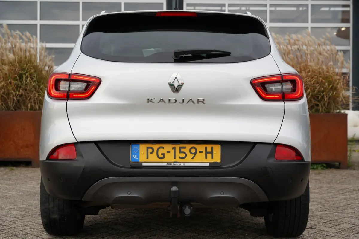 Kadjar TCe Intens 131pk | | Apple Carplay/Android Auto | Dab | Lichtmetalen velgen 17" | Navigatiesysteem full map | Parkeersensor voor en achter | Trekhaak | Dealer onderhouden!