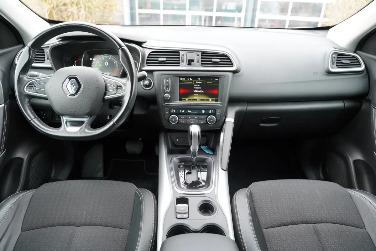 Kadjar TCe Intens 131pk | | Apple Carplay/Android Auto | Dab | Lichtmetalen velgen 17" | Navigatiesysteem full map | Parkeersensor voor en achter | Trekhaak | Dealer onderhouden!