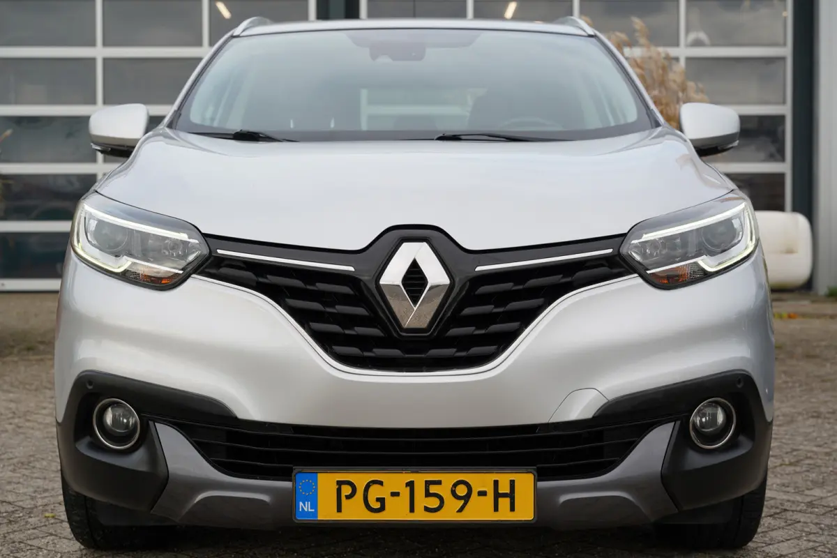 Kadjar TCe Intens 131pk | | Apple Carplay/Android Auto | Dab | Lichtmetalen velgen 17" | Navigatiesysteem full map | Parkeersensor voor en achter | Trekhaak | Dealer onderhouden!