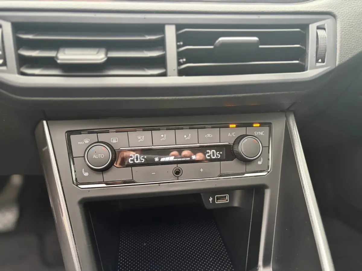 1.0 TSI Highline PANO I CLIMA I PDC I STOEL VERW I CARPLAY I NWE APK