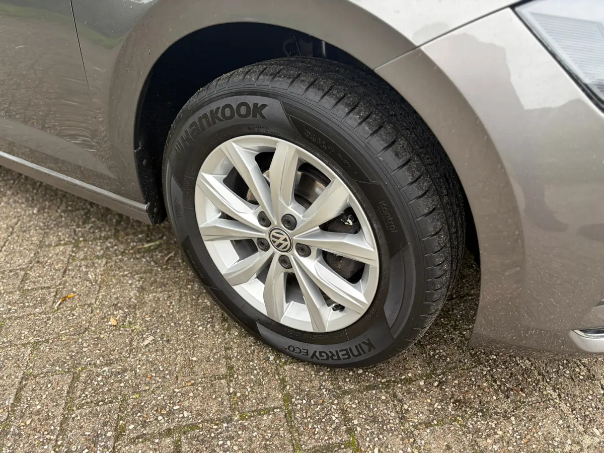 1.0 TSI Highline PANO I CLIMA I PDC I STOEL VERW I CARPLAY I NWE APK