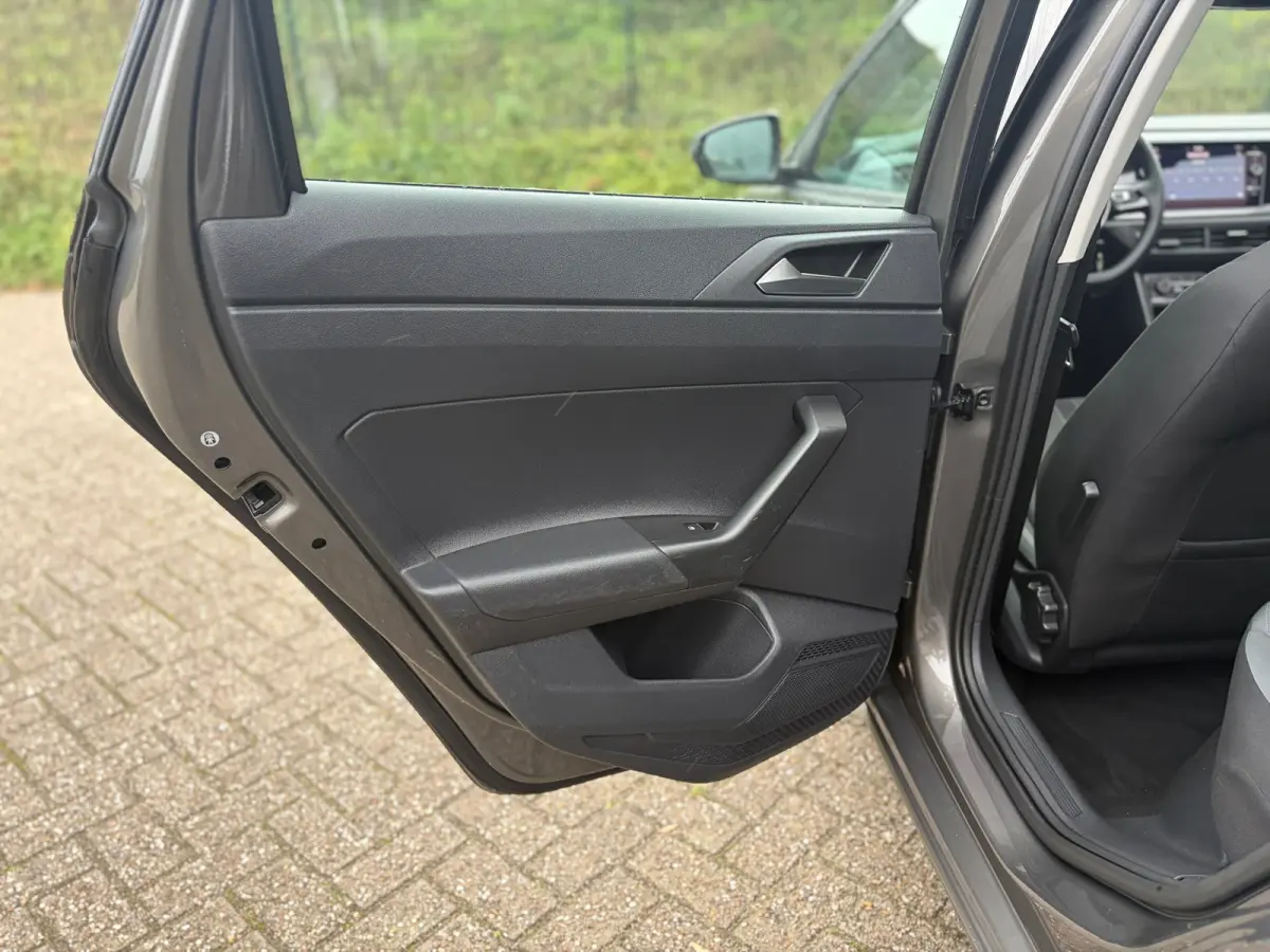 1.0 TSI Highline PANO I CLIMA I PDC I STOEL VERW I CARPLAY I NWE APK