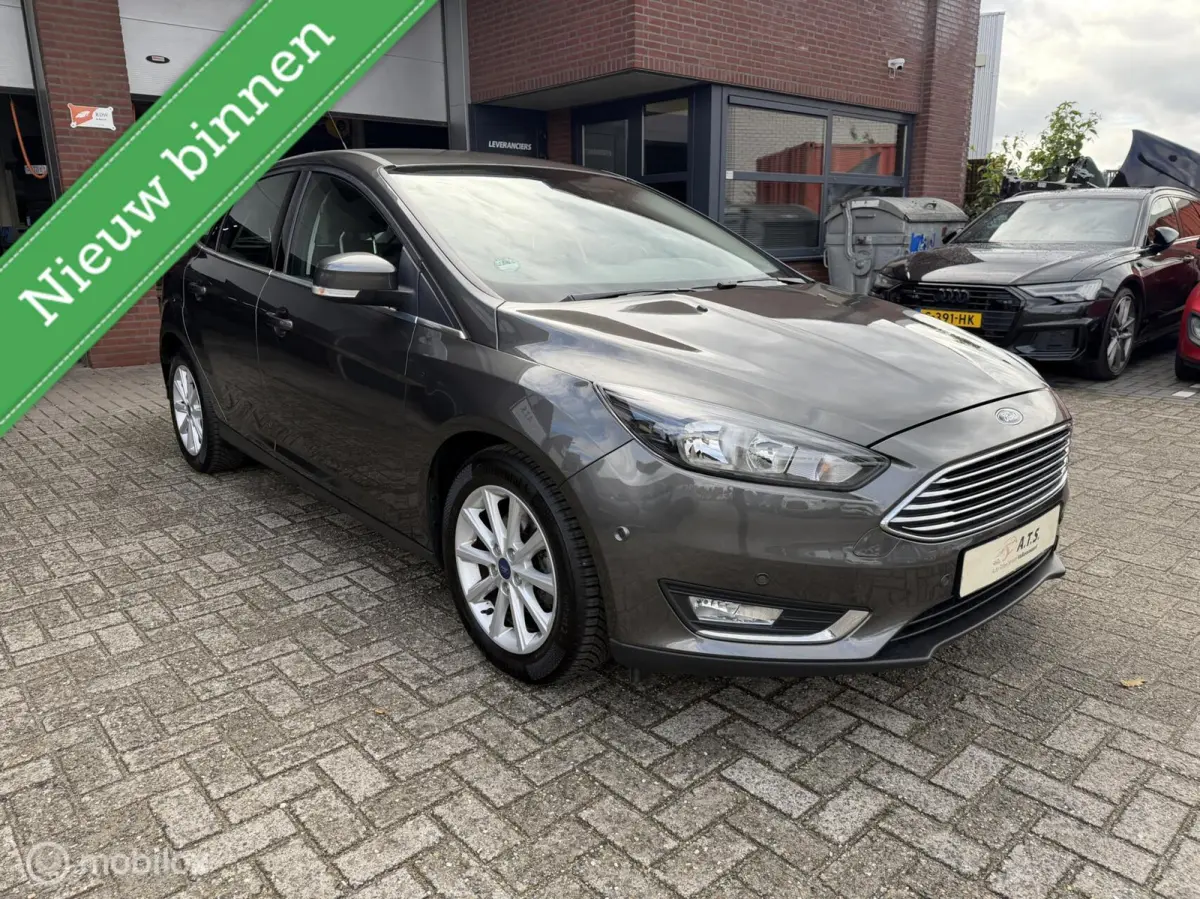 1.0 Titanium AUTOMAAT*NAVI*CRUISE*PDC*CLIMA*