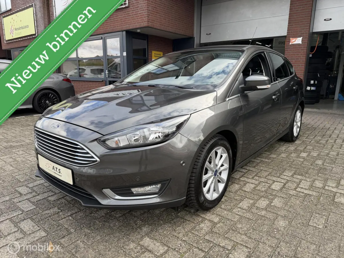 1.0 Titanium AUTOMAAT*NAVI*CRUISE*PDC*CLIMA*